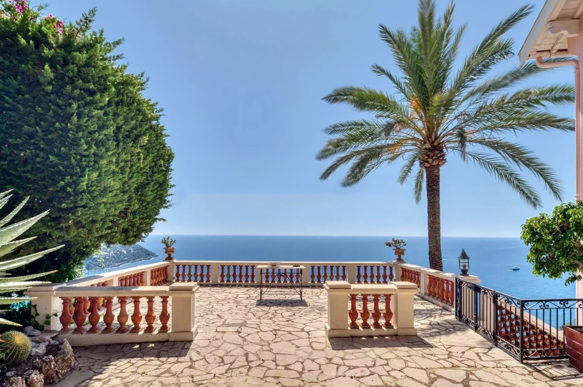 Roquebrune-Cap-Martin, Provence-Alpes-Côte d'Azur na predaj