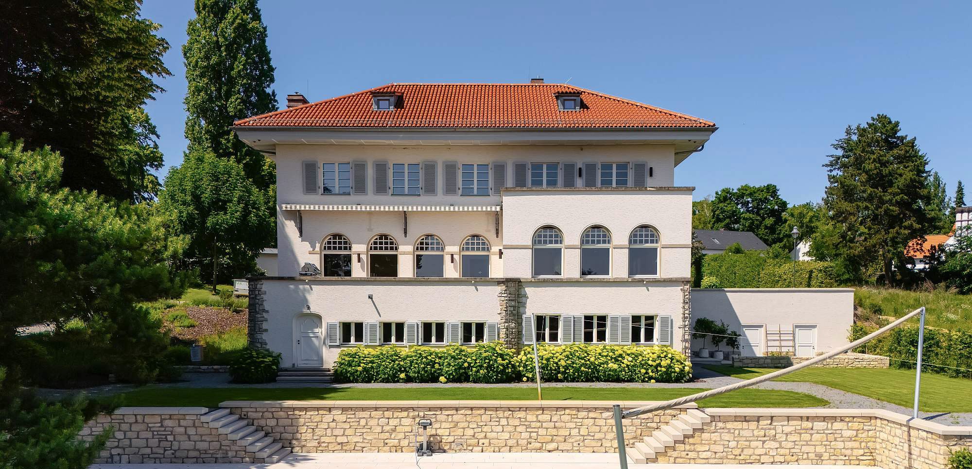 Fotky Historická vila pri vode so súkromným prístavom a krásnou záhradou