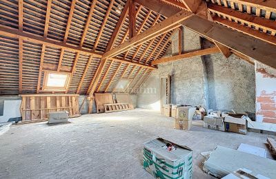 Historický objekt na predaj Bagnères-de-Bigorre, Occitanie, Podkrovie