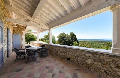 Historický objekt Uzès, Occitanie