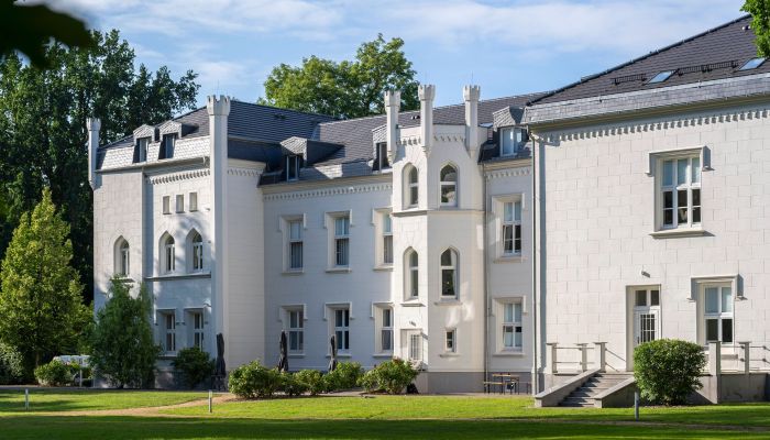 Zámok na predaj 18445 Groß Mohrdorf, Mecklenburg-Vorpommern,  Nemecko