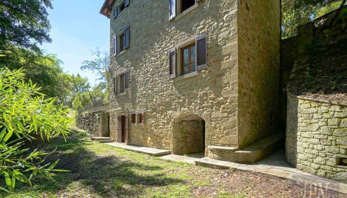 Mlyn na predaj Cortona, Toscana,  Taliansko