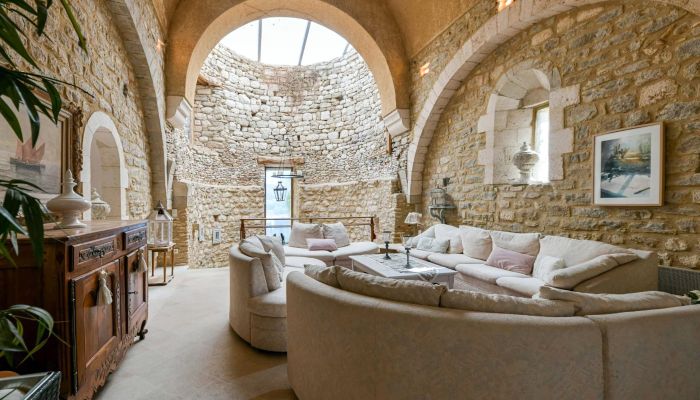 Historický objekt na predaj Goudargues, Occitanie,  Francúzsko