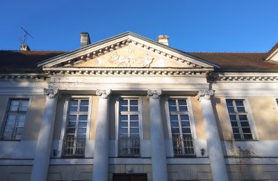 Zámok na predaj Siedlec, Pałac w Siedlcu, Veľkopoľsko, Portikus