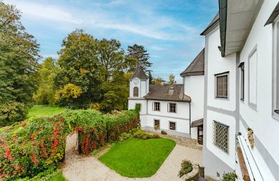 Zámok na predaj 4693 Desselbrunn, Horné Rakúsko, Bezaubernd schmiegt sich die Kapelle an das Ensemble