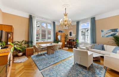 Historická vila na predaj Währing, Viedeň, Der freundliche und geräumige Wohnbereich im Obergeschoss
