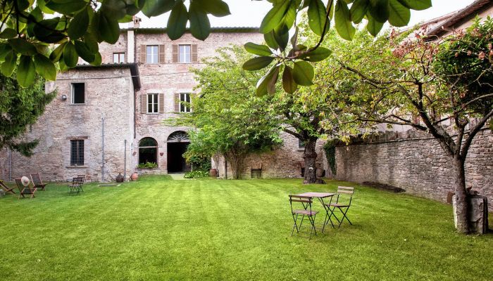 Mestský palác na predaj Mercatello sul Metauro, Marche,  Taliansko