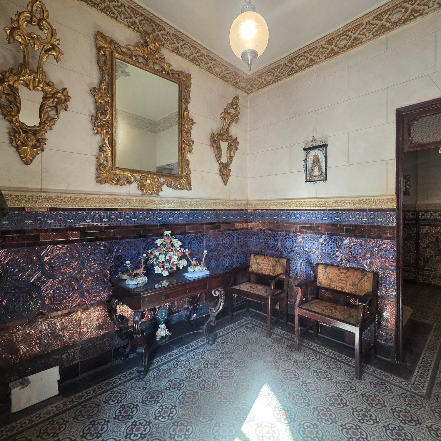 Fotky Mestský palác z roku 1925 v San Juan de Aznalfarache