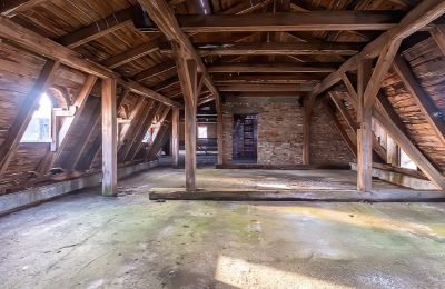 Zámok na predaj Komorowice, Wrocławska 27, Dolné Sliezsko, Podkrovie