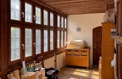 Zámok na predaj 84375 Kirchdorf am Inn, Hofmarkstraße 2, Bayern, 1. Stock: Zimmer im Laubengang (antike Fliesen+FBH)