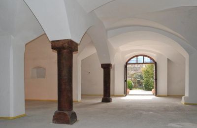 Zámok na predaj 84375 Kirchdorf am Inn, Hofmarkstraße 2, Bayern, Gewölbehalle mit antiken Adneter-Marmorsäulen, FBH (9 Segmente)