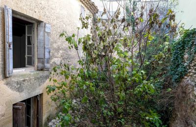 Historická nehnuteľnosť na predaj Uzès, Occitanie, Dvor