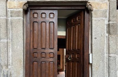 Byt v historickej budove na predaj Toledo, Amador de los Ríos 2, Castilla-La Mancha, Vchod