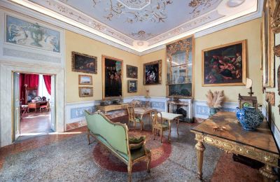 Zámok na predaj Capannori, Toscana, Salón