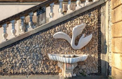 Zámok na predaj Capannori, Toscana, Schodisko