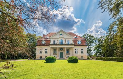 Zámok na predaj Marzewo, Warmia a Mazury, Pohľad z prednej strany