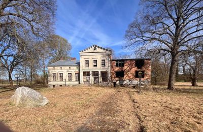 Historické nehnuteľnosti, Neoklasicistická kúria vo Západnom Pomoransku pri Baltskom mori