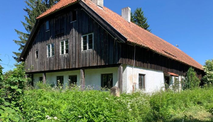 Vidiecky dom na rekonštrukciu v oblasti Mazurských jazier