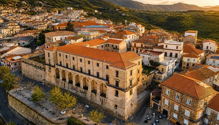 Zámok na predaj Nicotera, Calabria