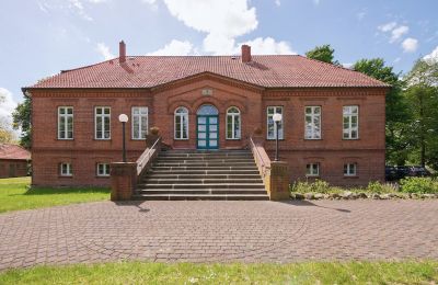 Kaštieľ na predaj 19073 Zülow, Dorfplatz 8, Mecklenburg-Vorpommern, Pohľad z prednej strany