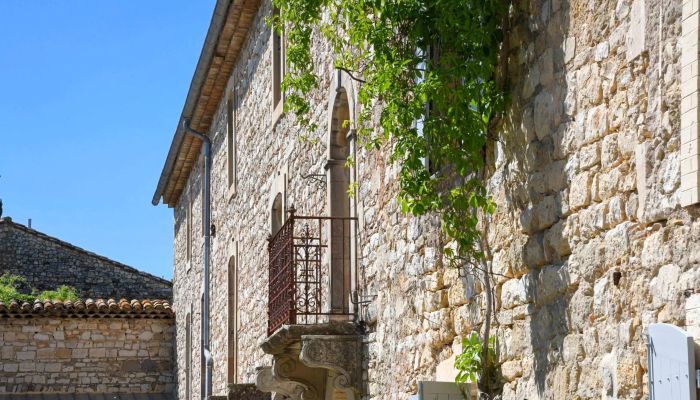 Kaštieľ na predaj Uzès, Okcitánia