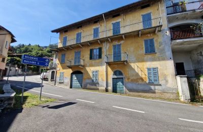 Vidiecky dom na predaj Magognino, Piemont, Exteriérový pohľad
