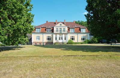 Kaštieľ 17094 Neu Käbelich, Meklenbursko-Predpomoransko