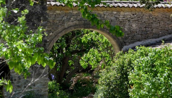  Uzès 4
