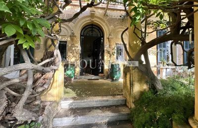 Apartmán v historickej budove na predaj Menton, Provence-Alpes-Côte d'Azur, Vchod
