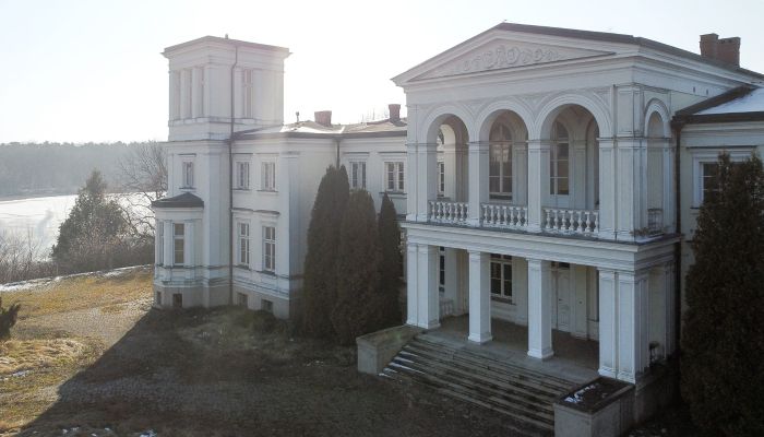 Zámok na predaj Lubstów, województwo wielkopolskie,  Poľsko