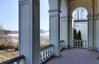 Zámok na predaj Lubstów, Pałac w Lubstowie, województwo wielkopolskie, Loggia