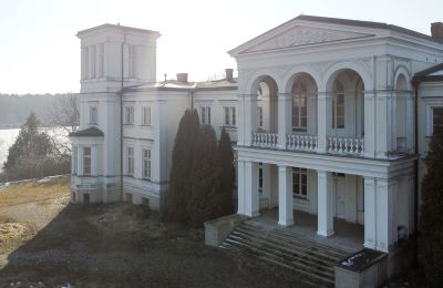Nehnuteľnosti s charakterom, Kaštieľ pri jazere vo Veľkopoľskom vojvodstve