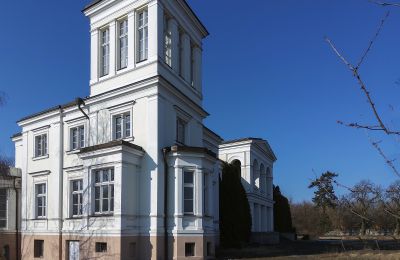 Zámok na predaj Lubstów, Pałac w Lubstowie, województwo wielkopolskie, Pohľad zboku