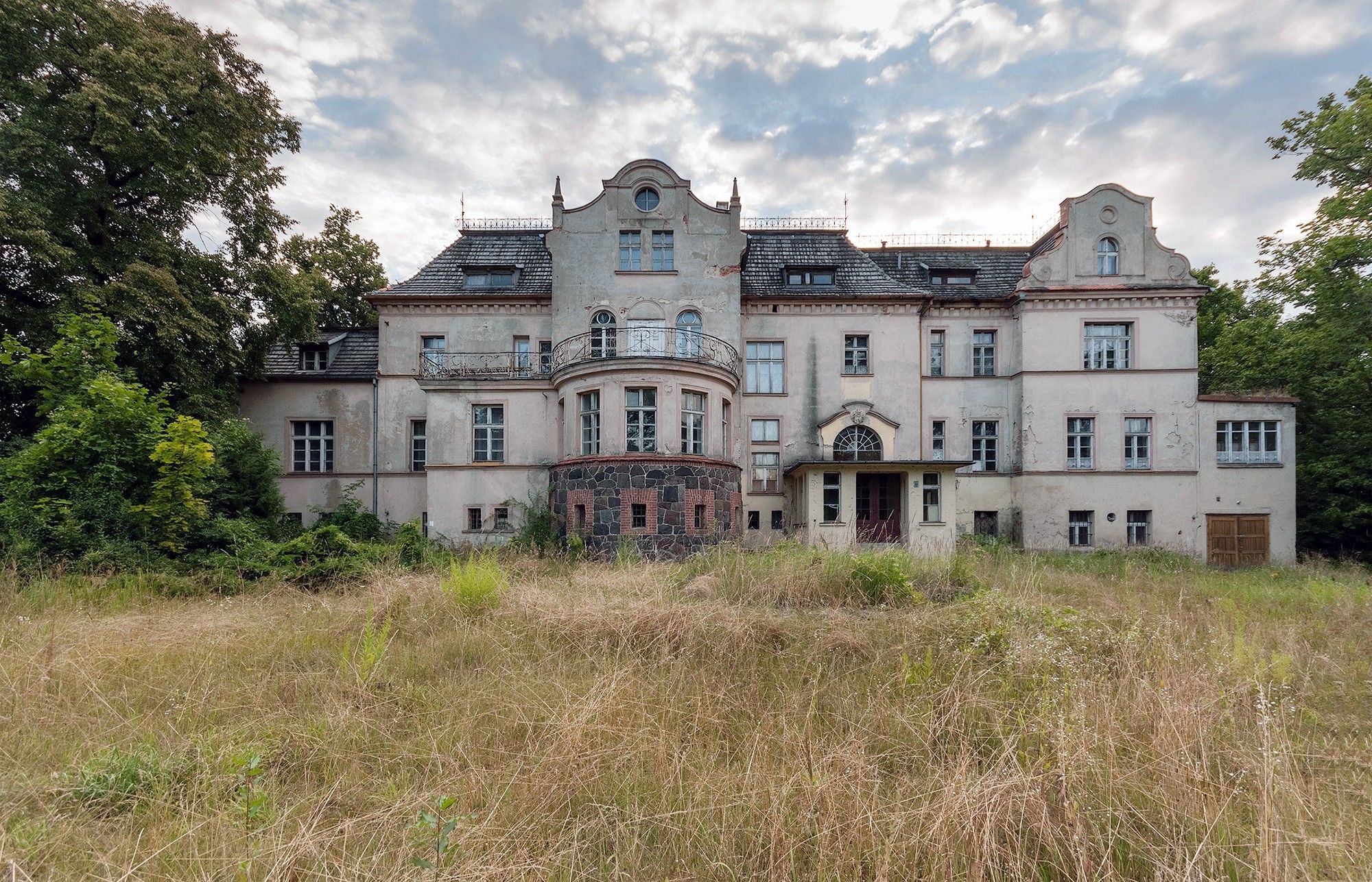 Fotky Bronów: Kaštieľ Dolné Sliezsko