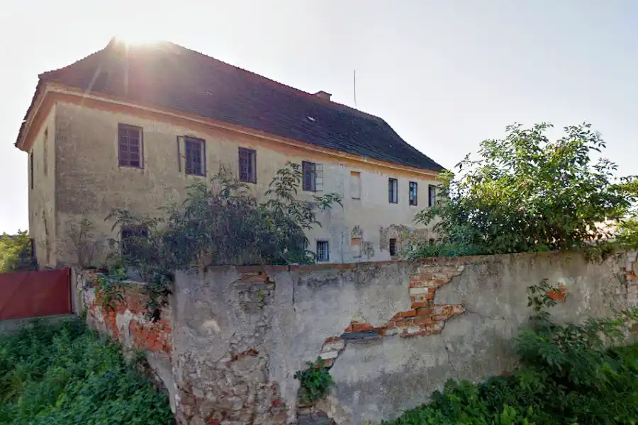 Český kaštieľ sa zachraňuje