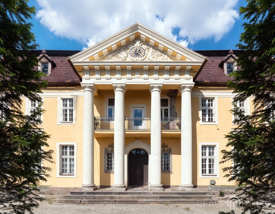 Manor in Niederstrahwalde, Saxony, Herrnhut
