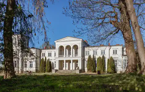 Hrady Zámky Kaštiele Poľsko