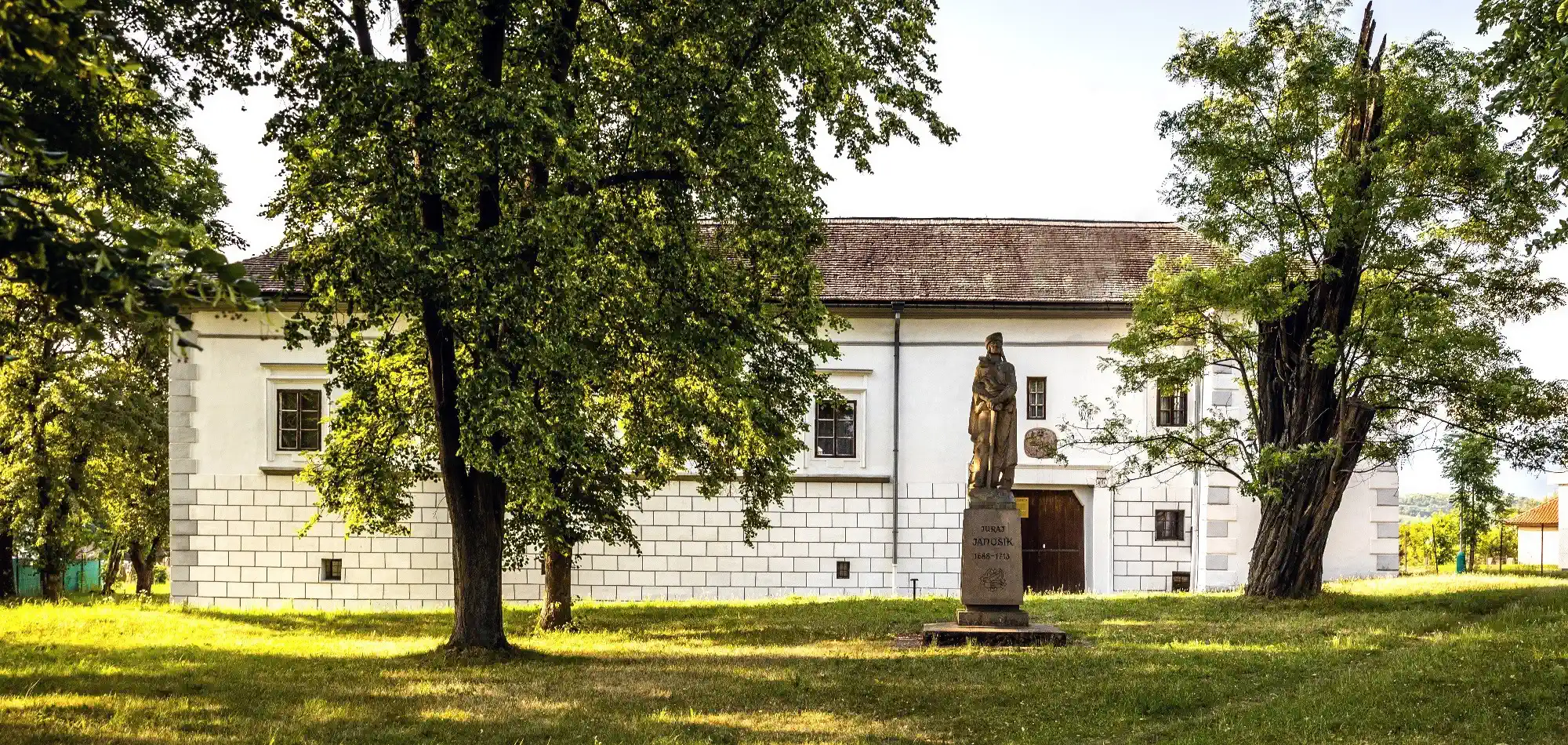 Zámok na predaj - Zámky na predaj Slovensko apríla 2026