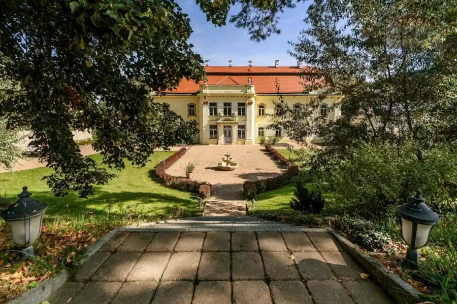 Kaštiele na predaj júna 2025