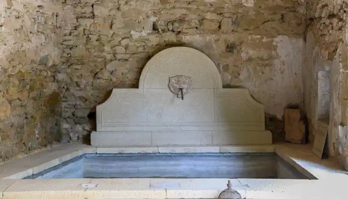 Historická nehnuteľnosť na predaj Uzès, Okcitánia