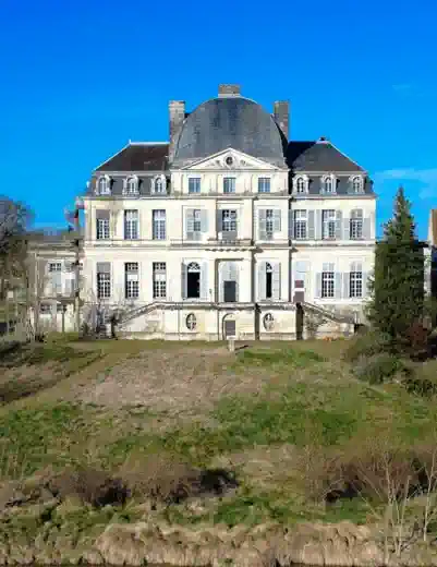 Ponuky nehnuteľností v Francúzsko Centre-Val de Loire