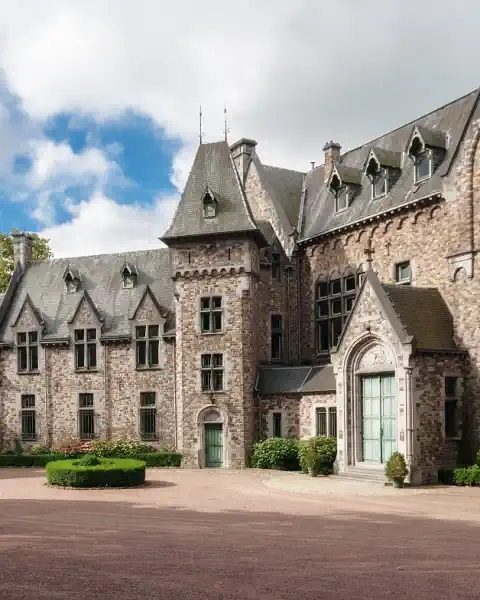 Fotiek /pp/lumen/chateaux-belgique.webp