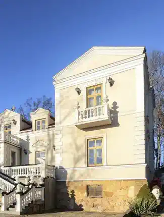 Kuria Tarnowski v Ostrowci Świętokrzyskom s parkom a vedľajšími budovami, Ostrowiec Świętokrzyski, Svätokrižsko