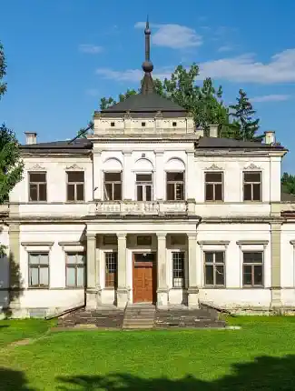 Neorenesančný kaštieľ s parkom neďaleko Krakova, Sancygniów, Svätokrižsko