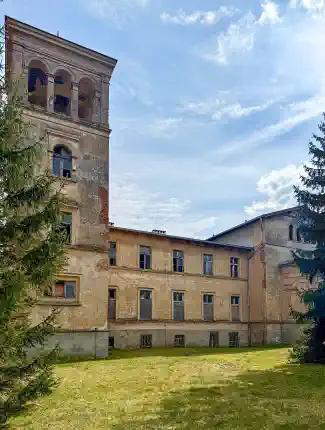 Bývalá slobodomurárska lóža pri Legnici, západné Poľsko, Jawor, Dolné Sliezsko