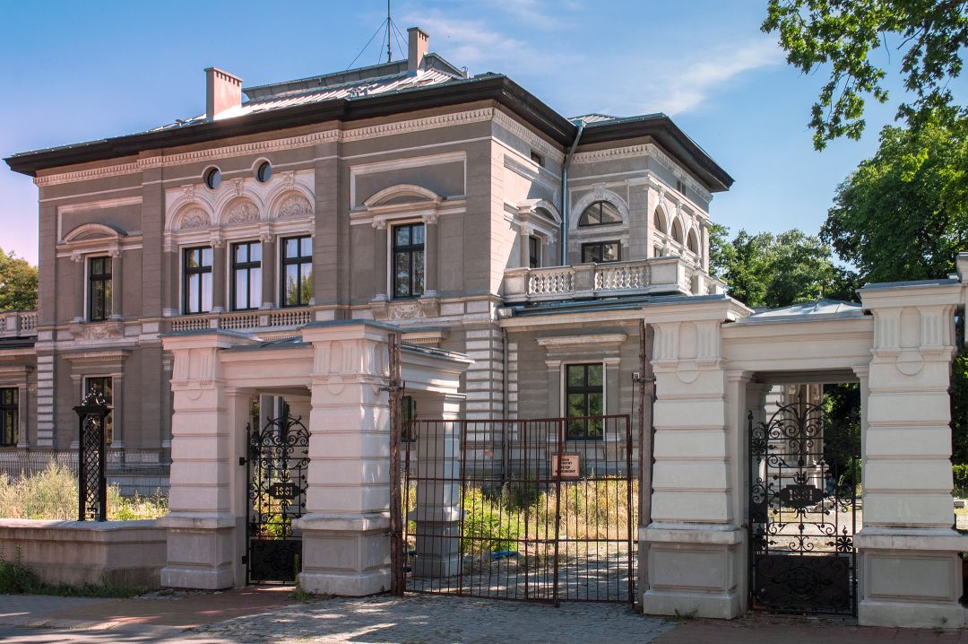 Vila Grohman, Mesto Lodž Historické vily Lodž: Vila Grohman, Vstup